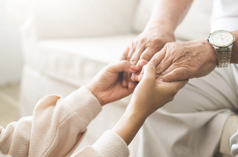 Senior care franchises available at FranCoach for new franchise owners